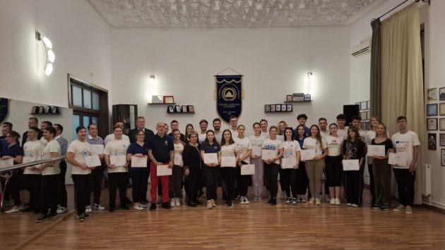 Grecii păstrează tradițiile prin dans – Seminarul dedicat tinerelor talente din România